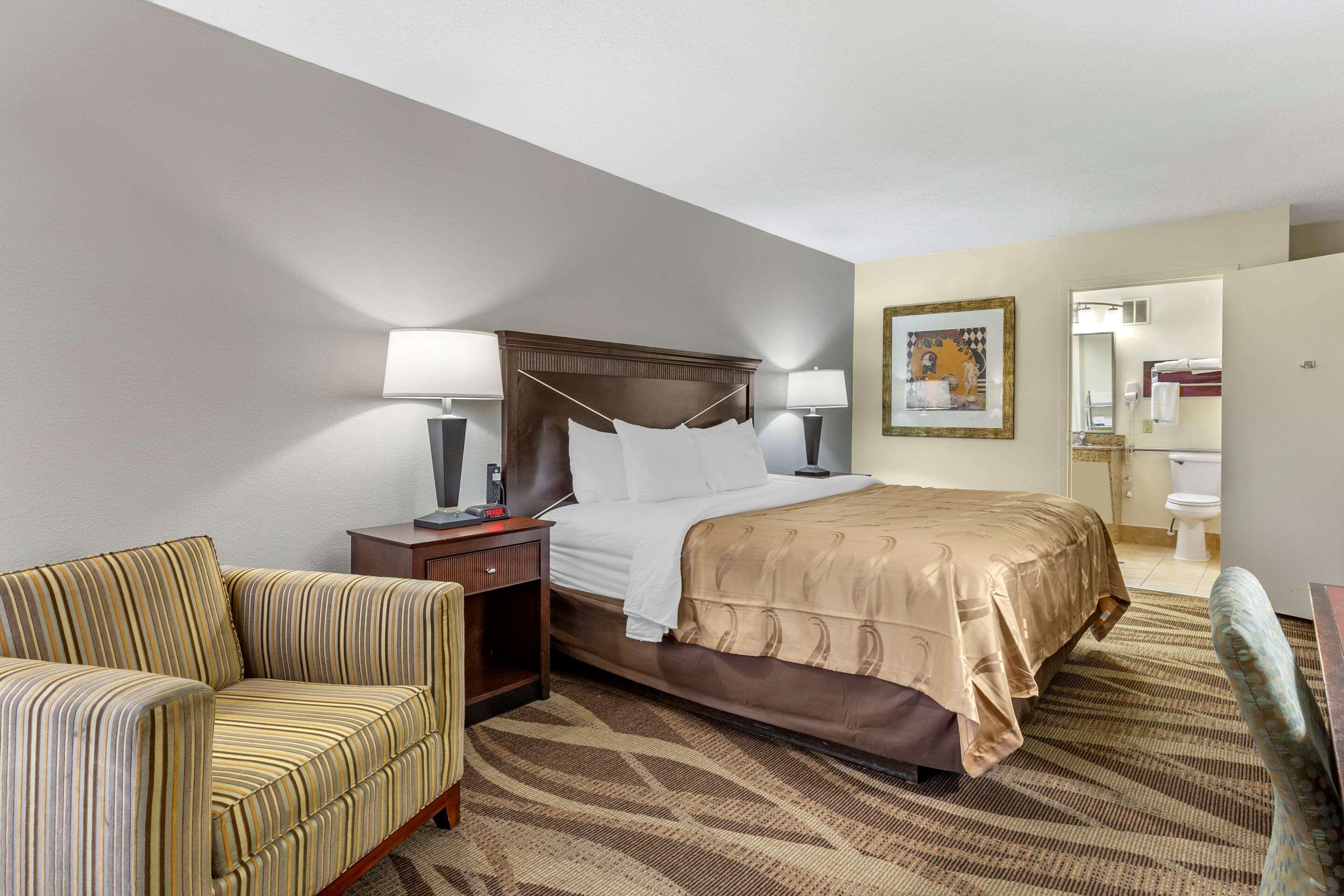 Quality Inn Windsor Mill Ngoại thất bức ảnh
