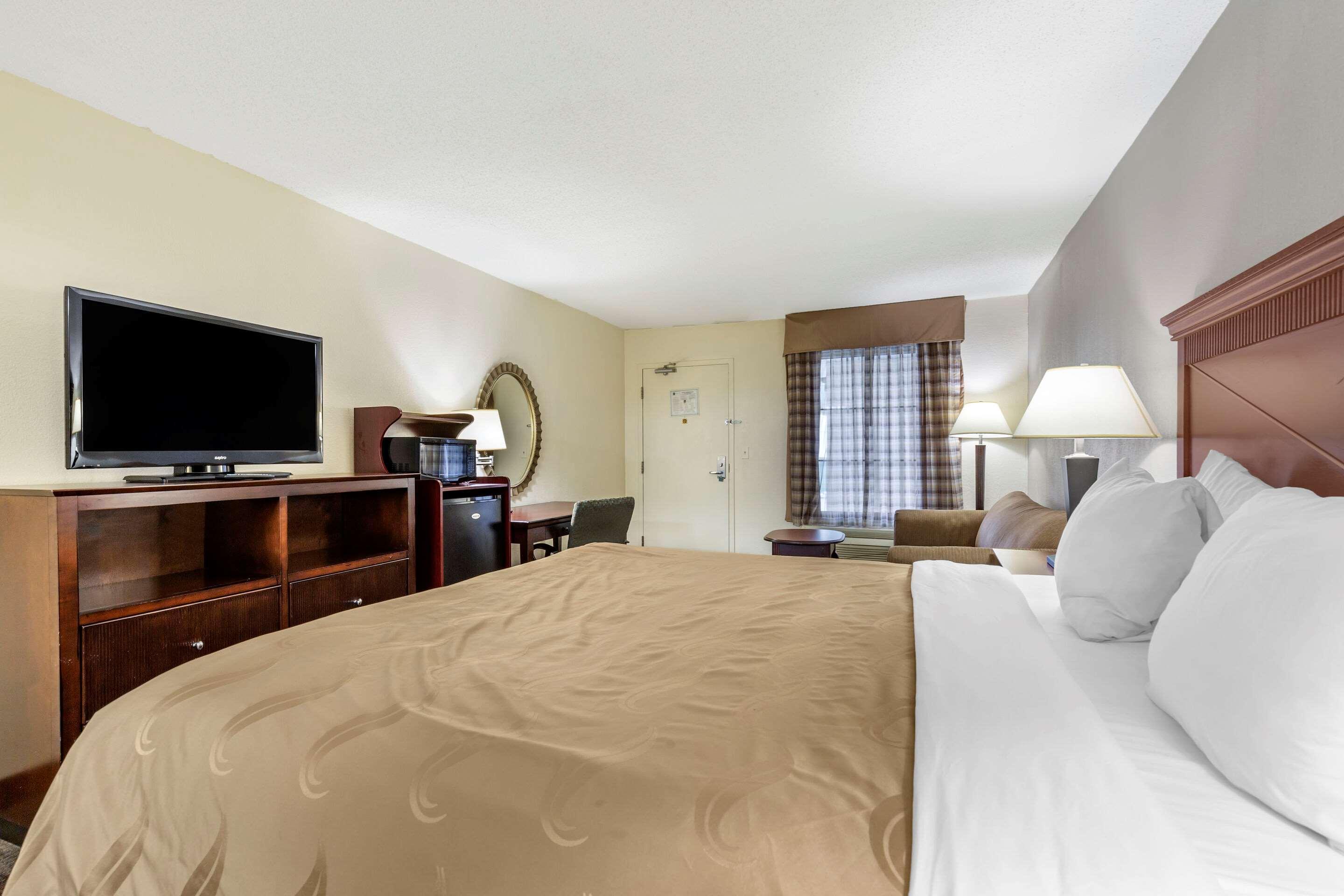 Quality Inn Windsor Mill Ngoại thất bức ảnh