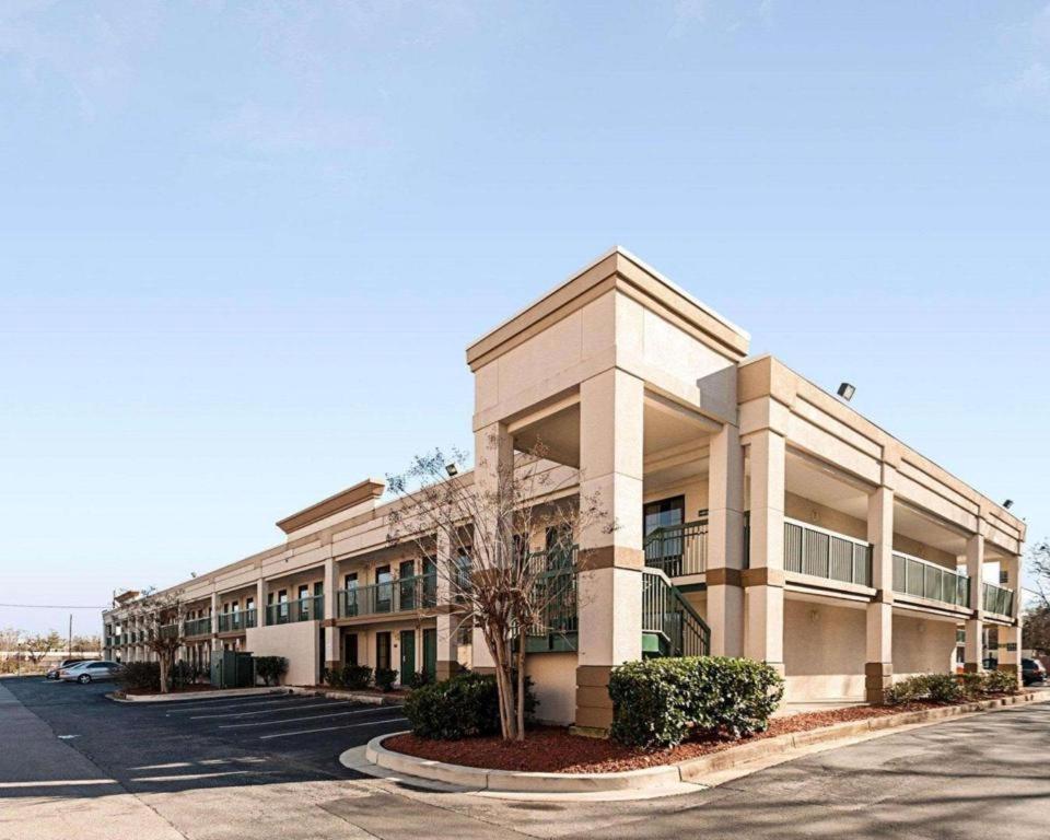 Quality Inn Windsor Mill Ngoại thất bức ảnh