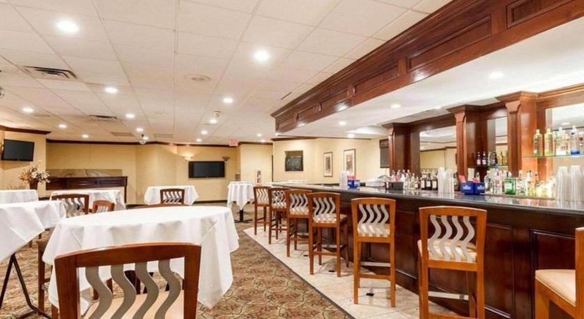 Quality Inn Windsor Mill Ngoại thất bức ảnh
