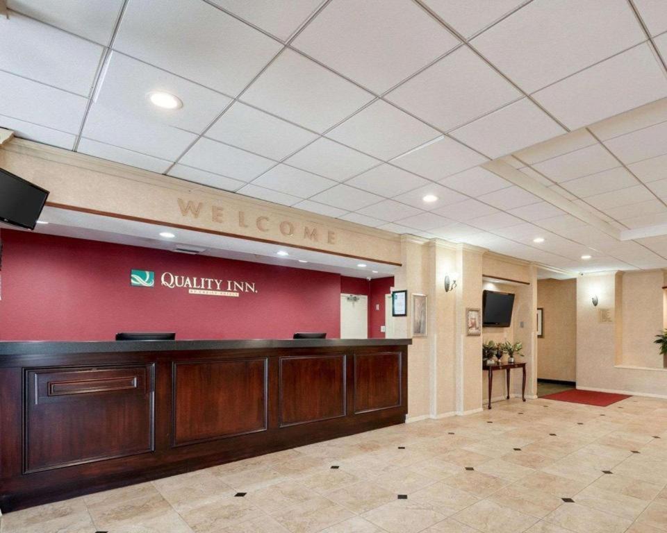 Quality Inn Windsor Mill Ngoại thất bức ảnh