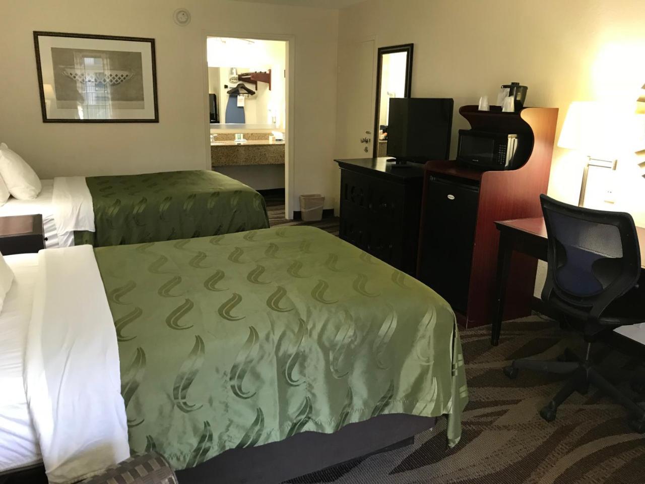 Quality Inn Windsor Mill Ngoại thất bức ảnh