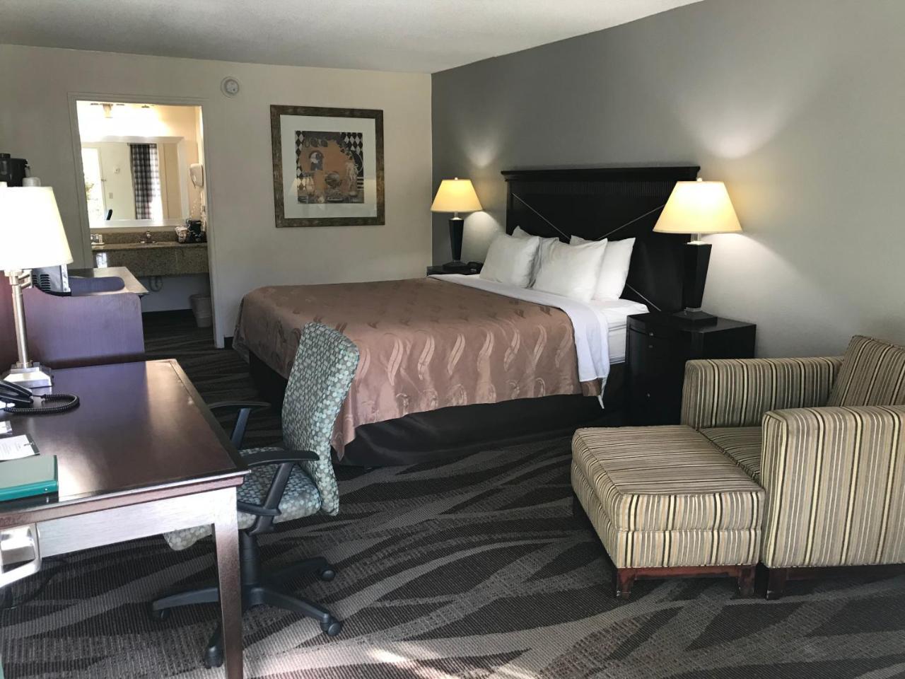 Quality Inn Windsor Mill Ngoại thất bức ảnh